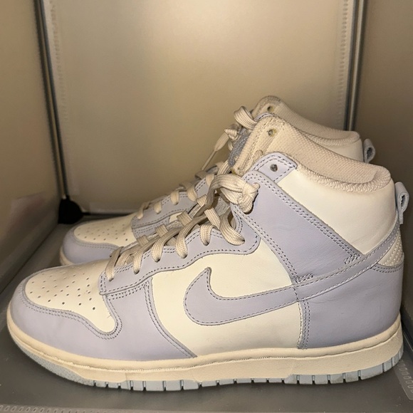 Women’s high top Nike Dunks (Gently Used) - Picture 2 of 6